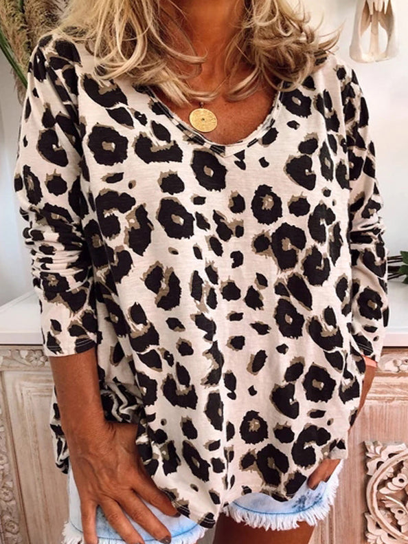 Women's Relaxed Fit V-Neck in Hunter Leopard