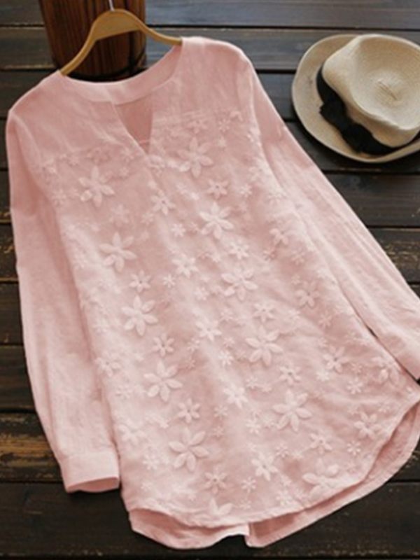 Prettybeautie Embroidery V-Neck Blouse